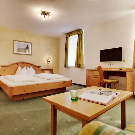 Hotel Posthotel Am Arlberg 3*