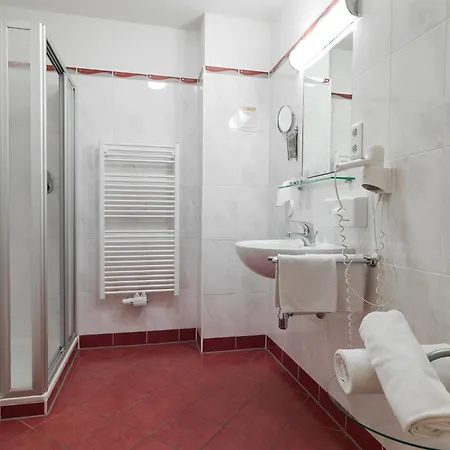 Posthotel Am Arlberg Hotel Strengen