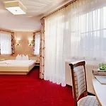 Hotel Posthotel Am Arlberg 3*